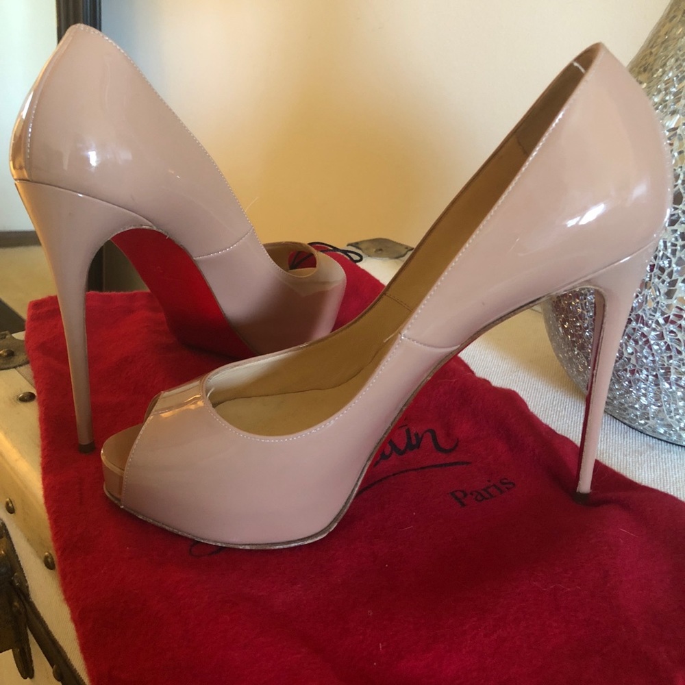 ❗️Christian Louboutin Prive peep toe heels sz 39❗️